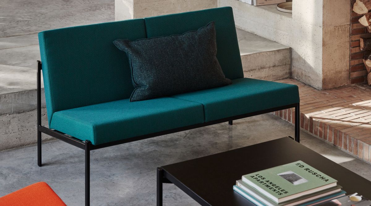 Kiki_Sofa_2_seater_Lounge_Table_photo_Mikko_Ryhanen