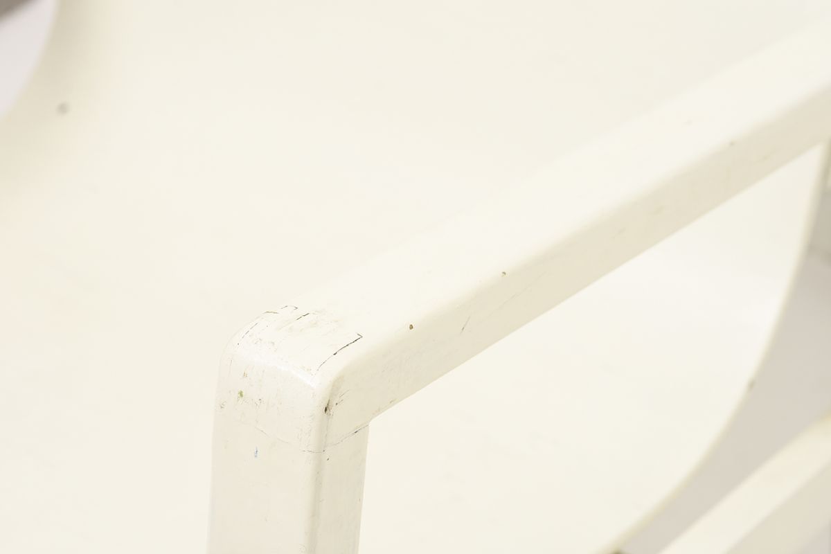 Aalto-Alvar-Hallway-Chair-White_detail10