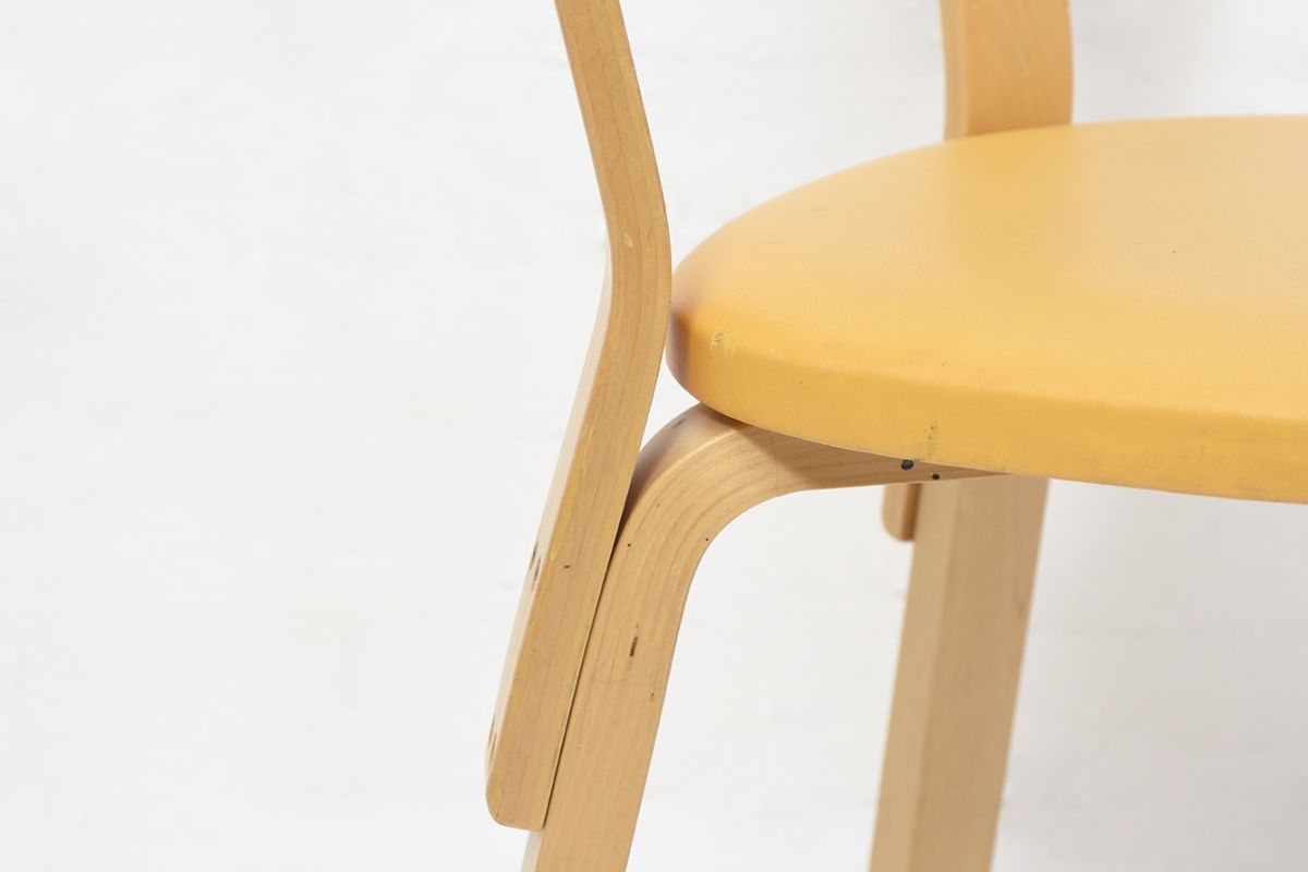 Aalto-Chair69-Yellow-Vinyl-details6