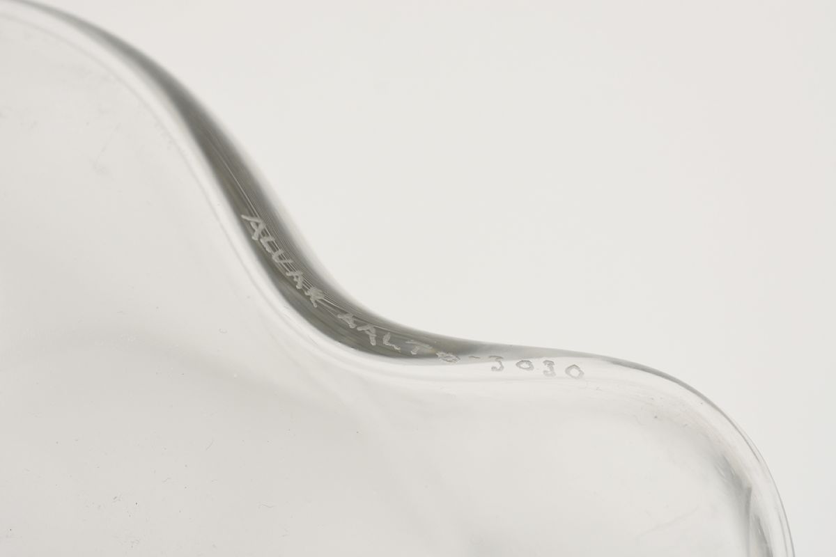 Aalto-Alvar-Savoy-Vase-Clear-16cm_detail7