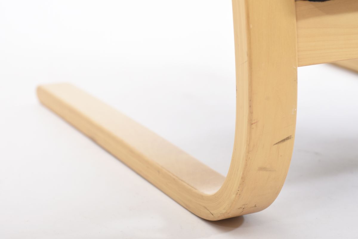 Aalto Alvar Chair 402 Artek stripe 09