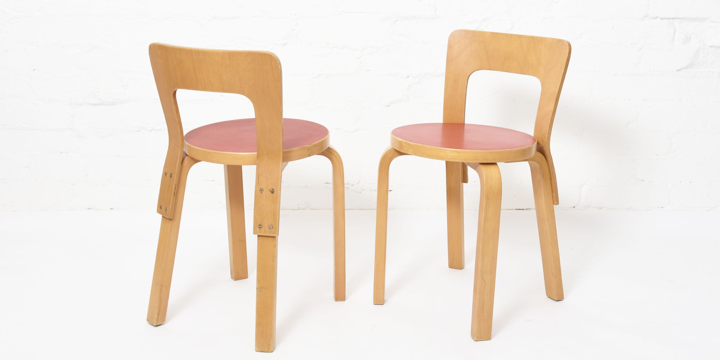 Aalto-Alvar-chair-65-red-lino.jpg
