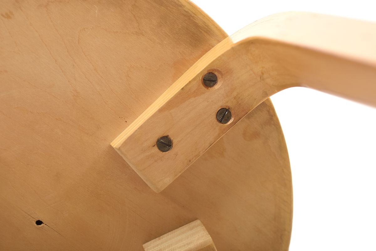 Aalto Alvar chair 65 yellow linoleum 08