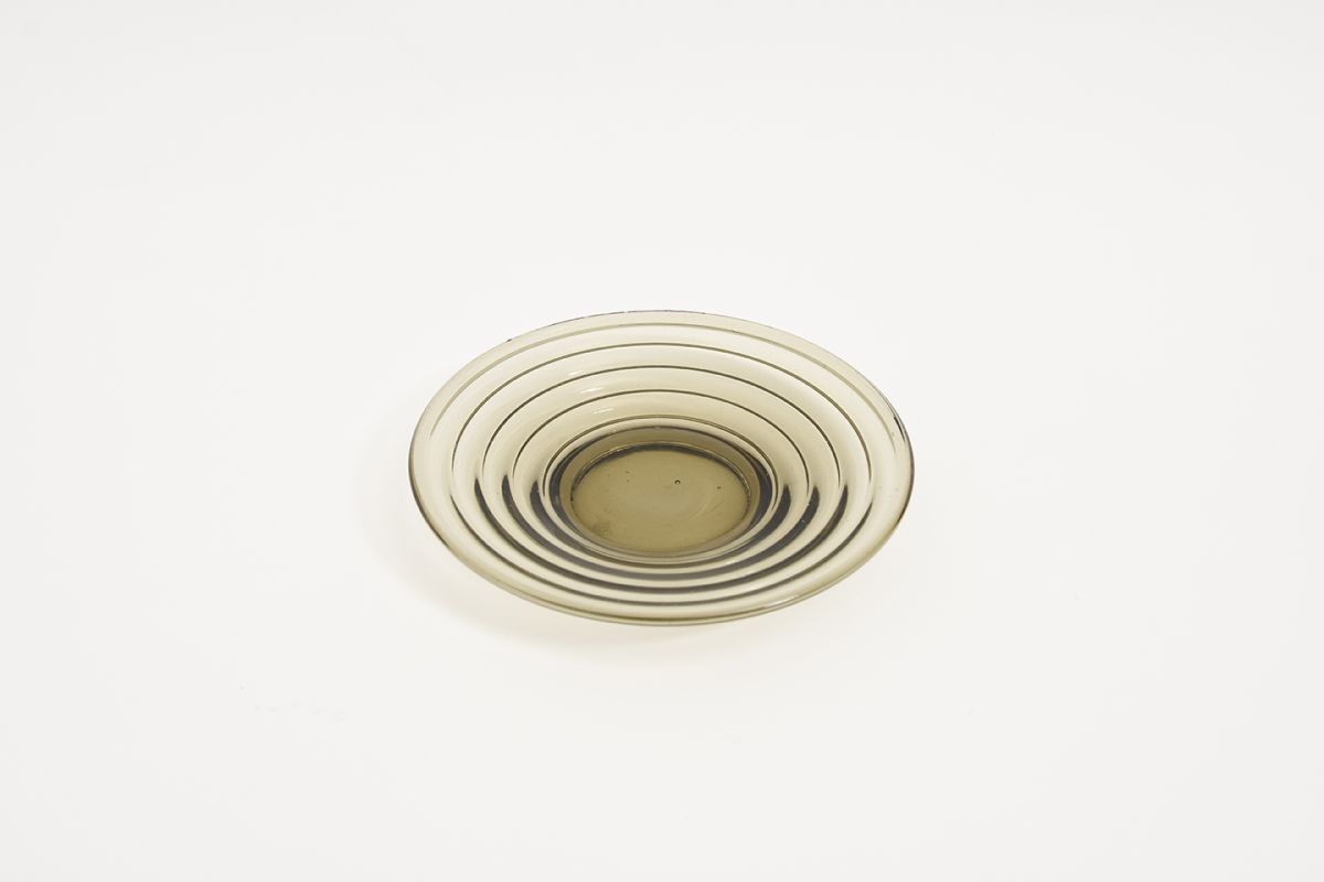 Aino-Aalto-Glass-From-Bölgeblick-Plate-Gray-d14.5