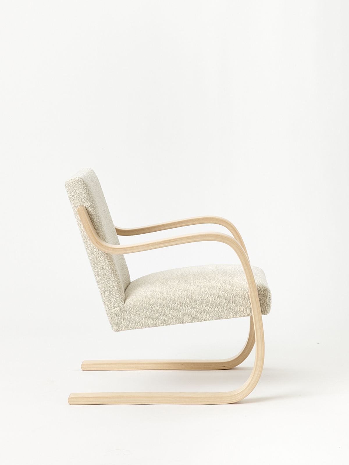 Artek 402 birch natural Nubia 02 2