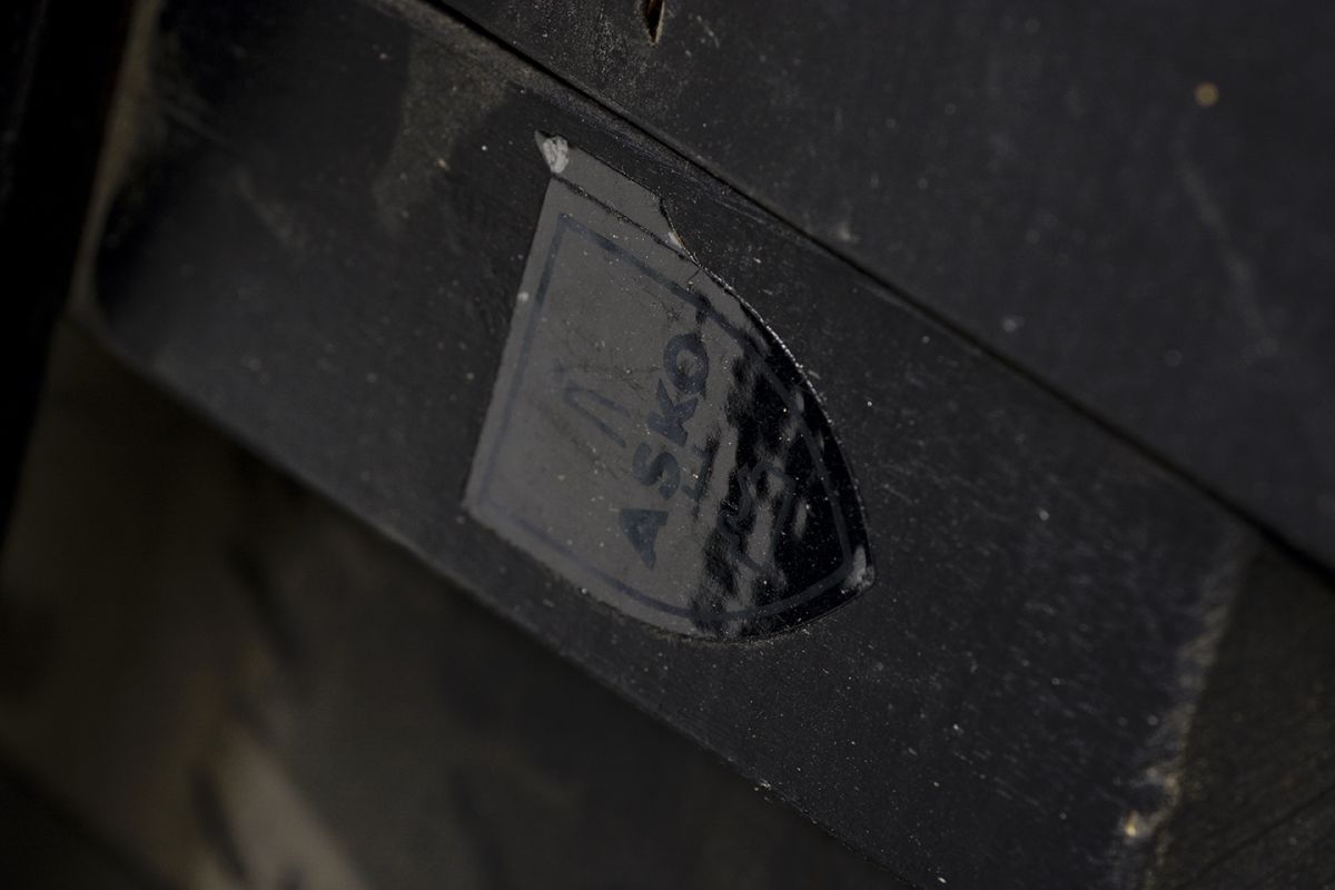 Tapiovaara-Ilmari-Aslak-Three-Seater-Bench_detail10
