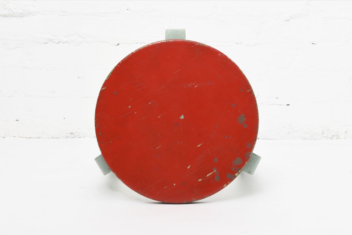 Aalto Alvar Stool 60 red x green 1 top
