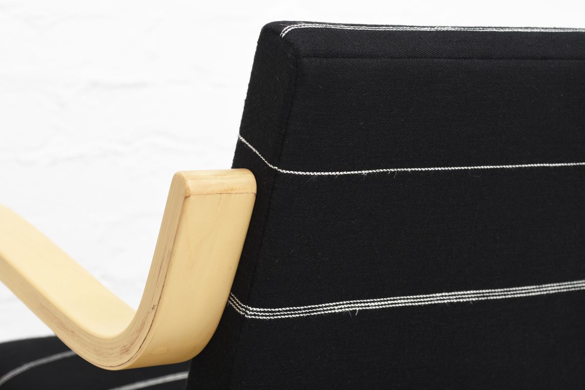 Aalto Alvar Armchair 402 back white 03