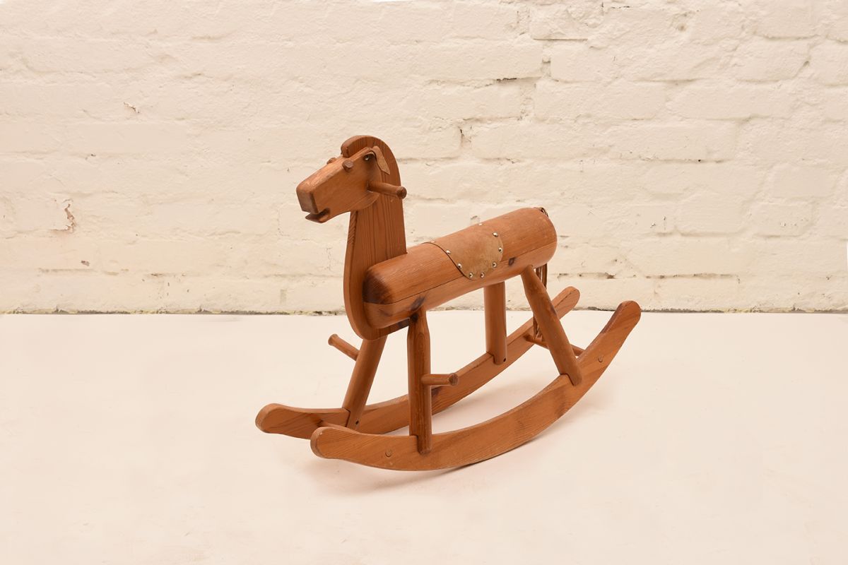 Ilmari-Tapiovaara_Rocking-Horse