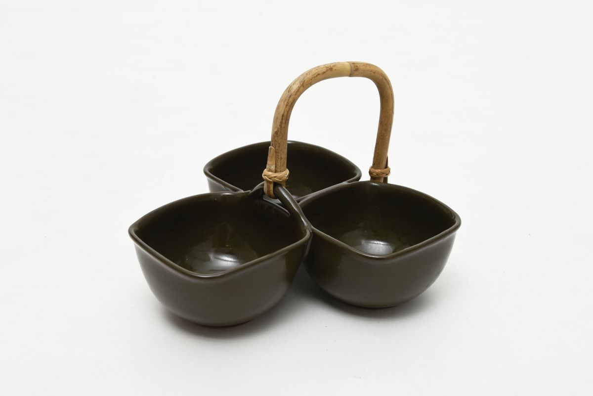 Anonymous Ceramic bowl basket