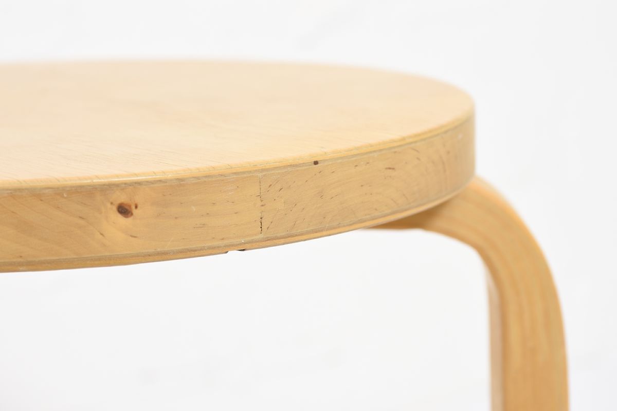 Aalto-Alvar-Stool60-Finger-Joint_detail3