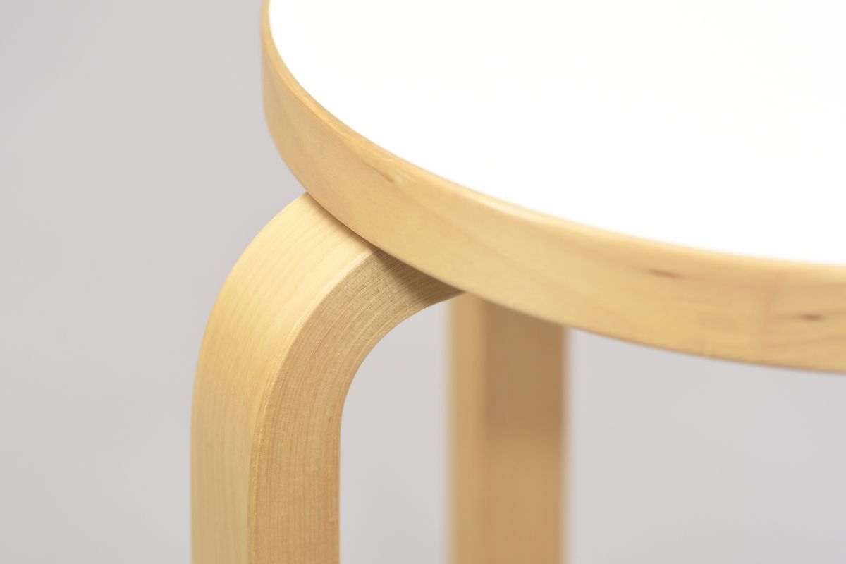 Aalto Alvar Stool E60 white laminate 2005 01