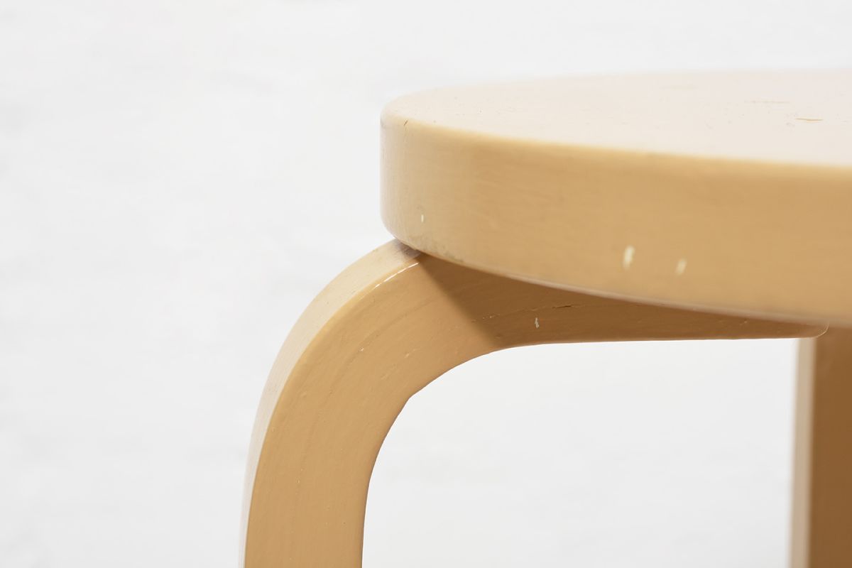 Aalto Stool E60 Painted Peach details4