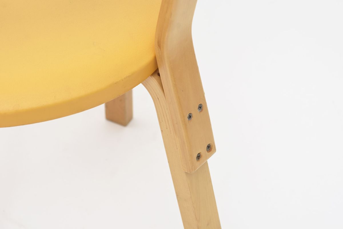 Aalto-Chair69-Yellow-Vinyl-details7