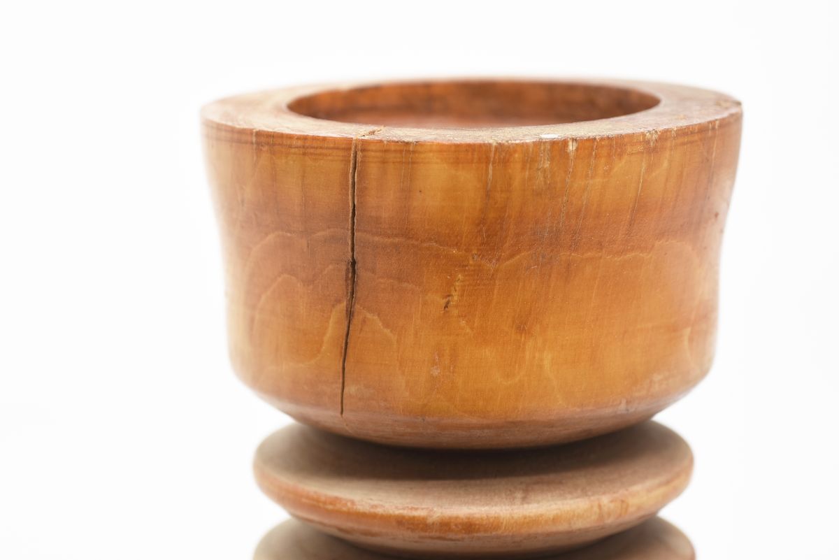 Anonymous Massive wood Candle holder 02