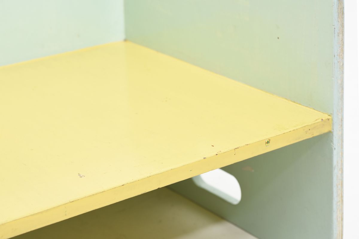 Anonymou-Turnable-Kids-Chair_detail5