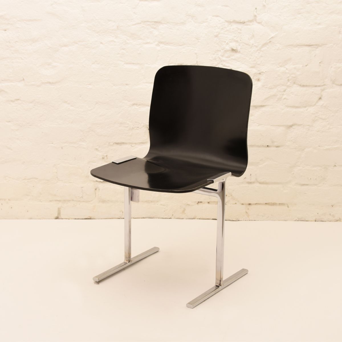 Antti-Nurmesniemi_Triennale-001-Chair
