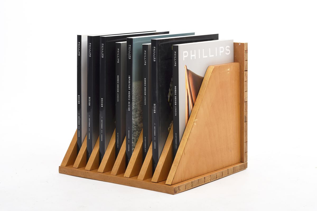 Anonymous Finnish book stand 08
