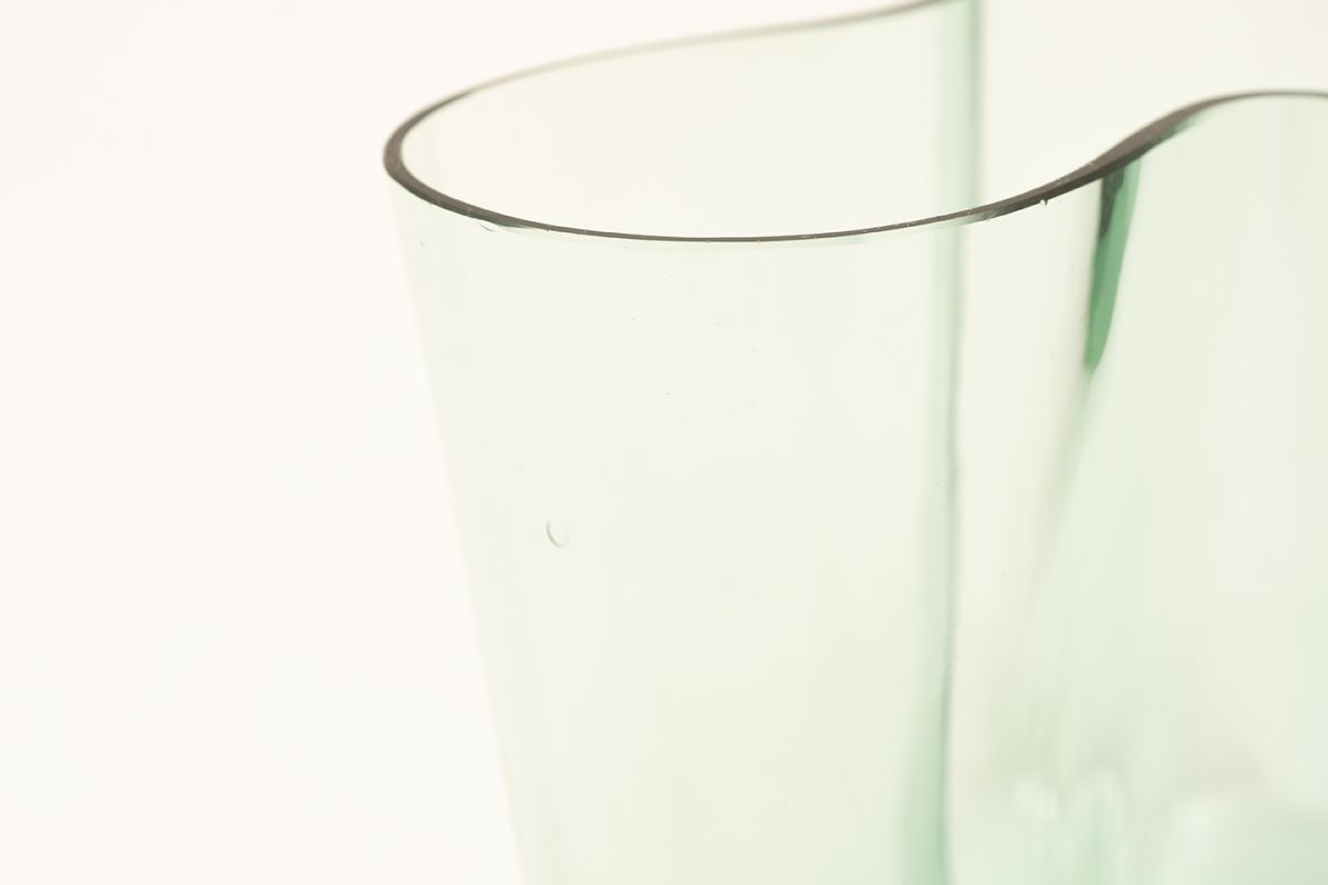 Aalto-Alvar-Savoy-Vase-Green-Karhula_detail2