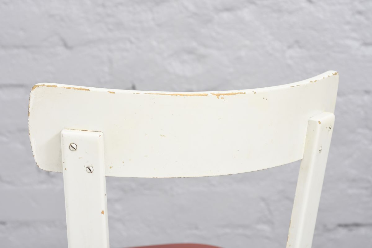 Aalto Alvar Chair 69 red x white frame 03