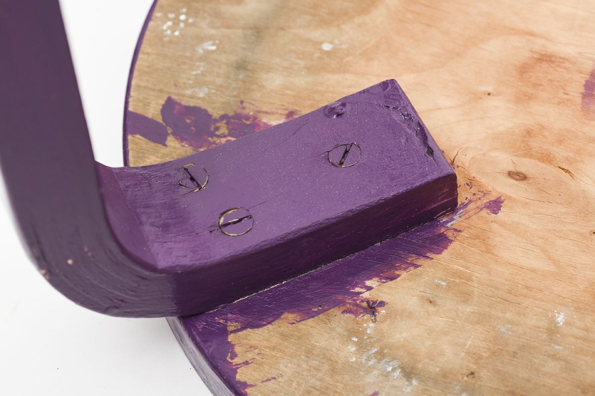 Aalto-Alvar-Stool-E60-Painted-Purple_detail6