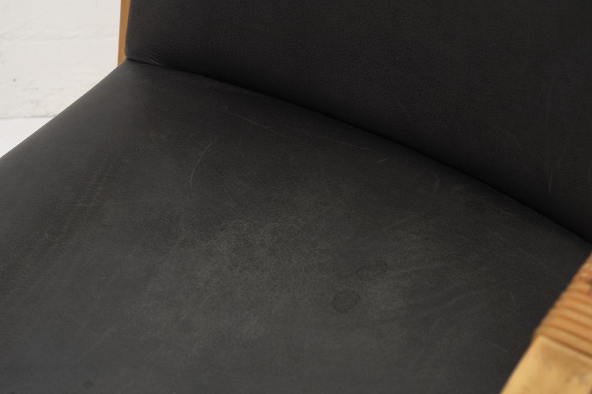 Aalto-Alvar-Armchar46-Gray-Leather_detail6