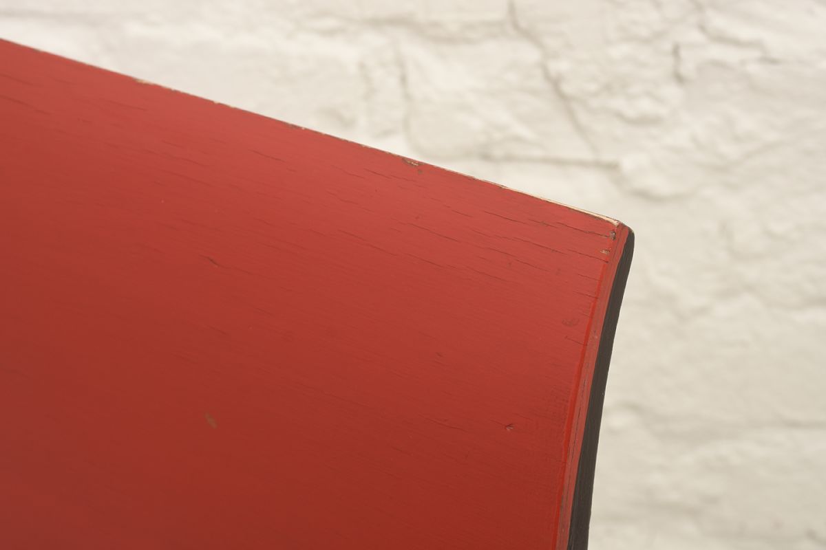 Toivonen-Eevert-Red-Chair_detai1