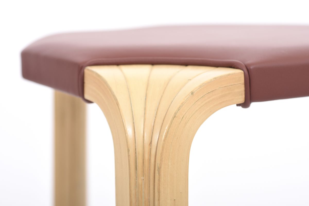 Aalto Alvar Stool X602 burgundy leather 02