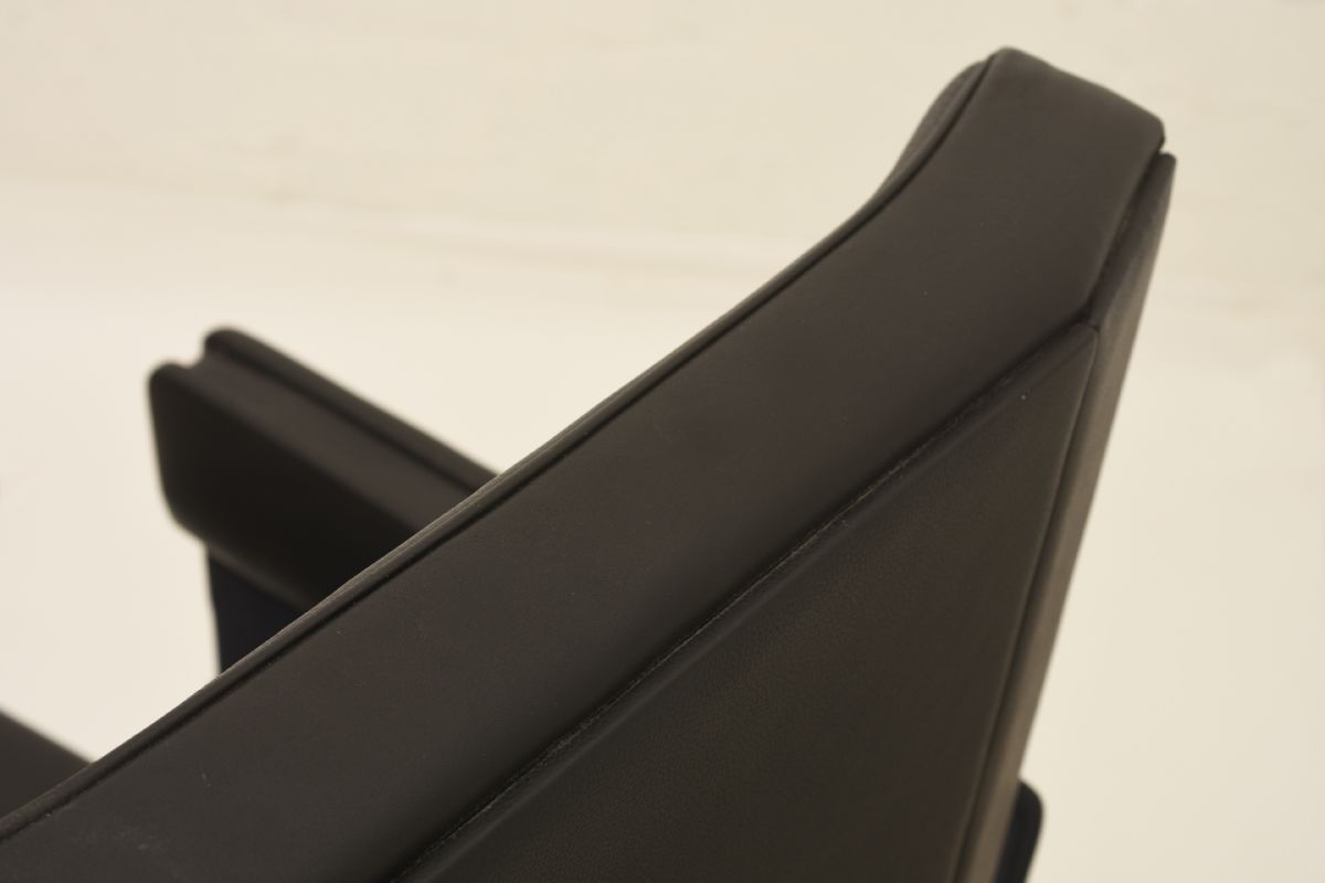 Alvar-Aalto_Auditorium-Chair_detail2