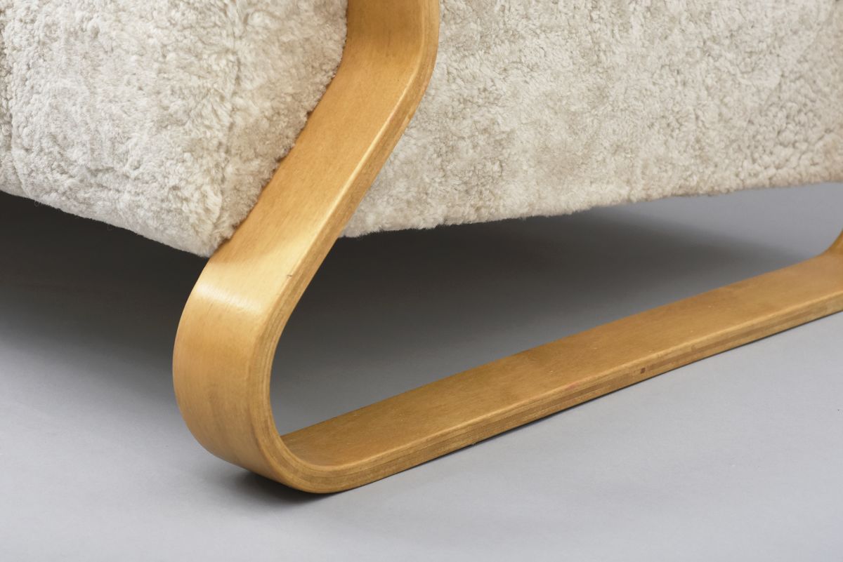 Aalto Alvar Sofa model 544 sheep skin 07