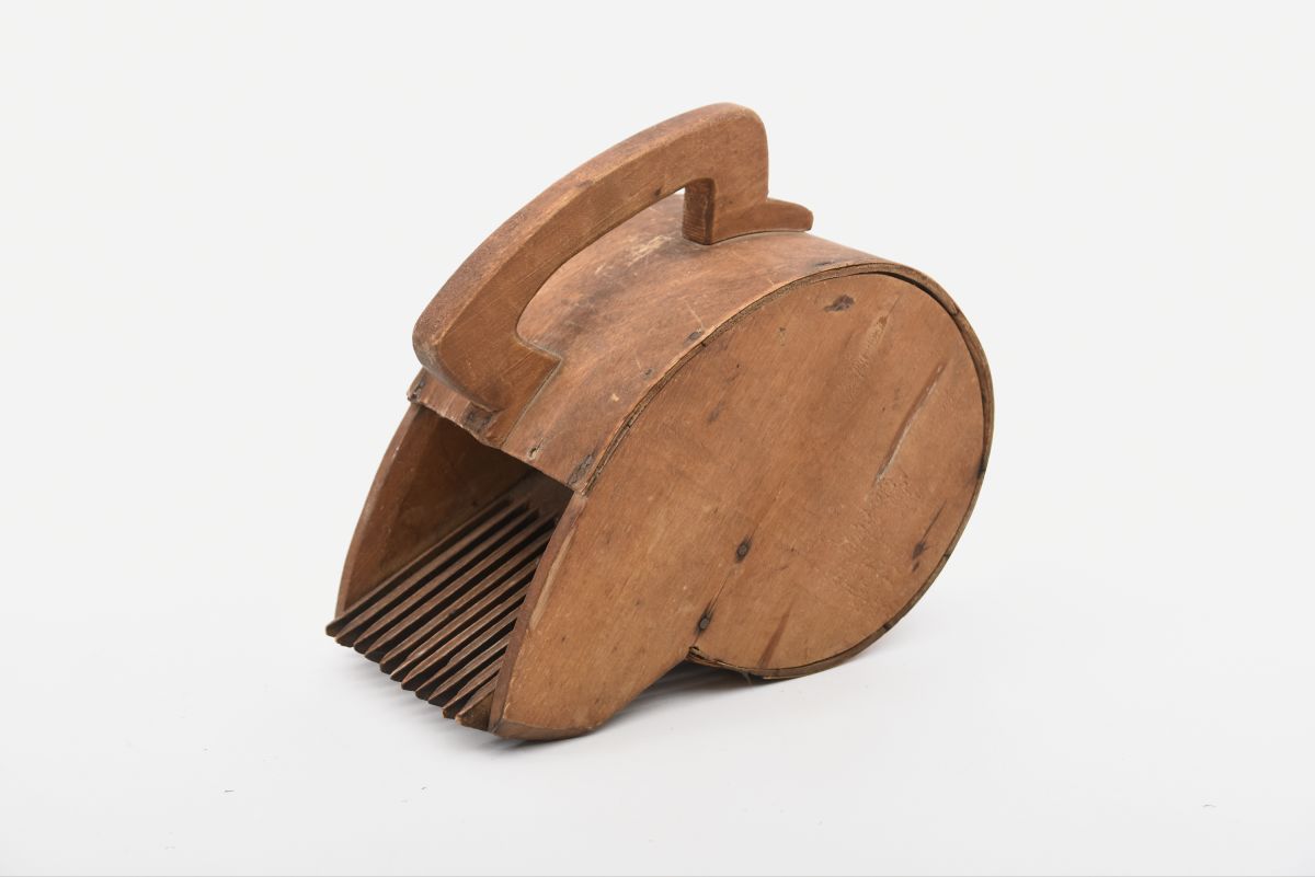 Anonymous Wooden berry picker