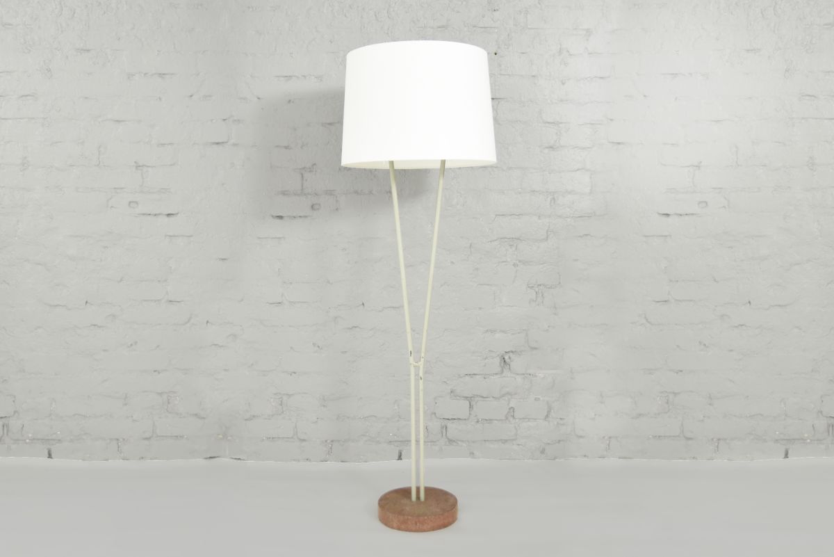 Floor lamp