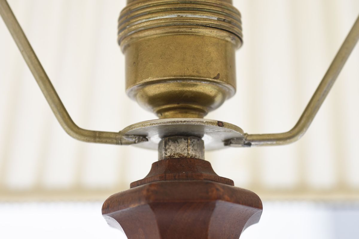 Monkey-Table-Lamp-details3
