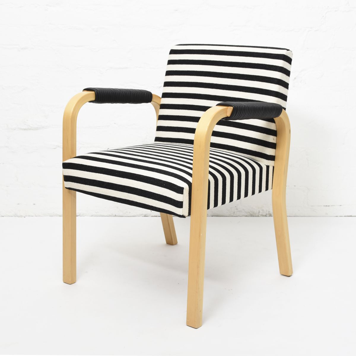 Aalto Alvar Armchair 46 Polo fabric