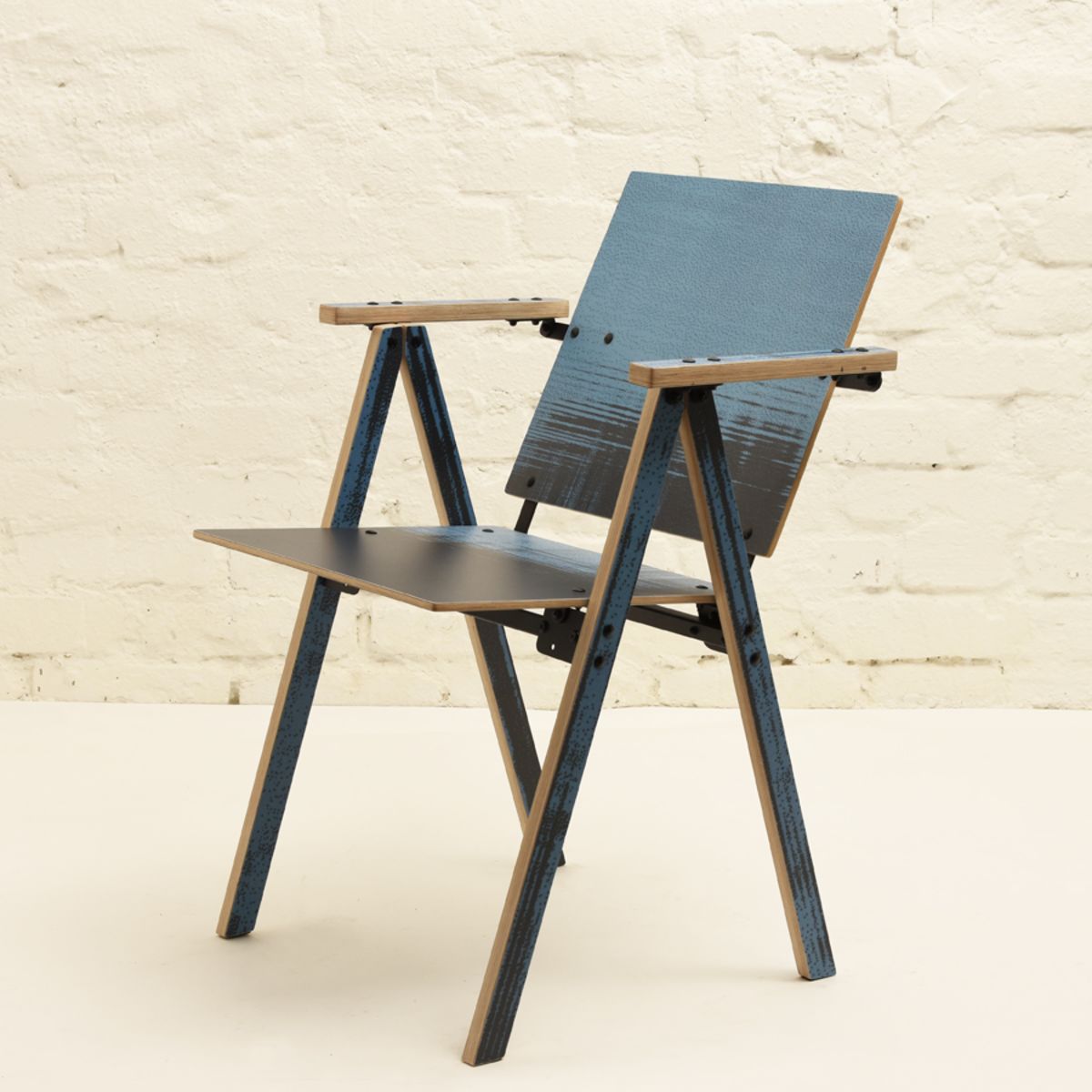 Kukkapuro Yrjo Tattoo Chair Blue Lake