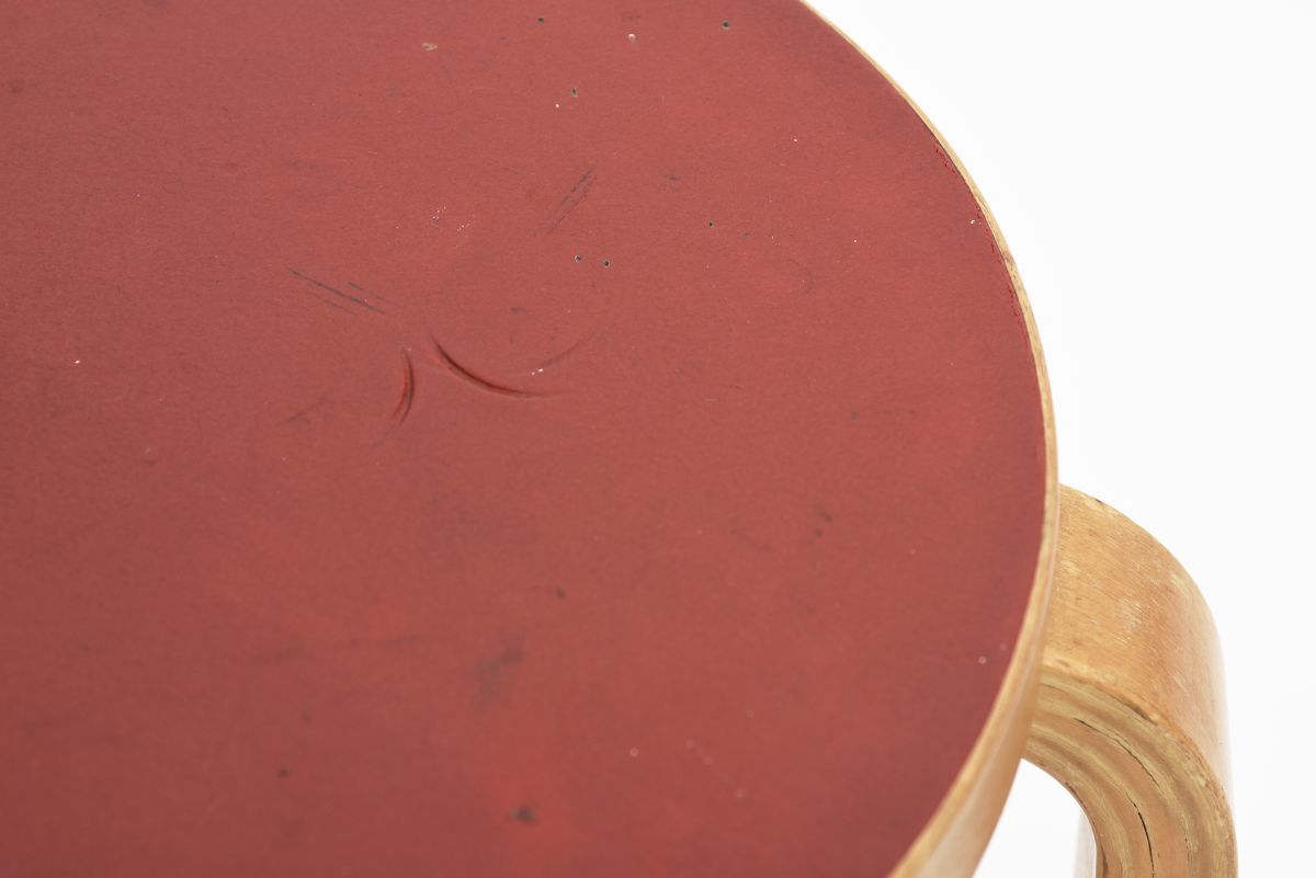 Aalto Alvar Stool60 Red lino 01