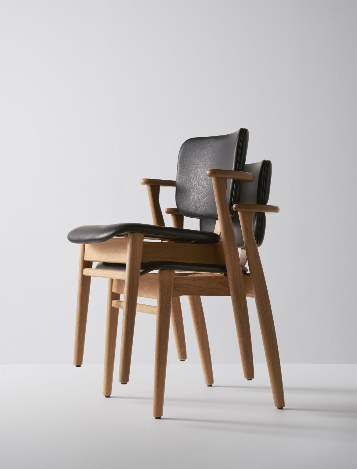 Domus Chair leather upholstery_stackable
