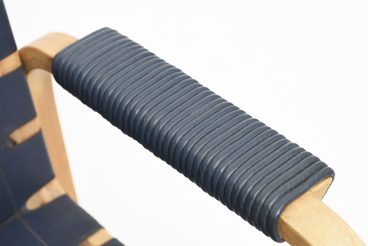 Aalto Alvar Chair 45 dark blue 05