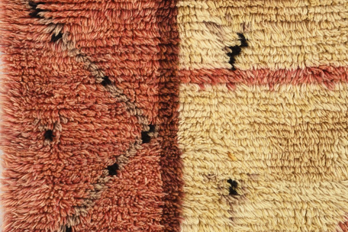 Anonymous-Finnish-Tapestry-Pink-White_detail3