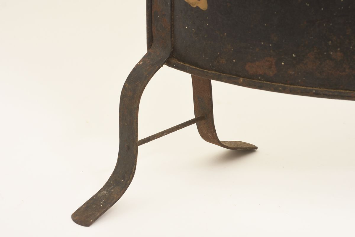Anonymous-Fire-Screen_detail5