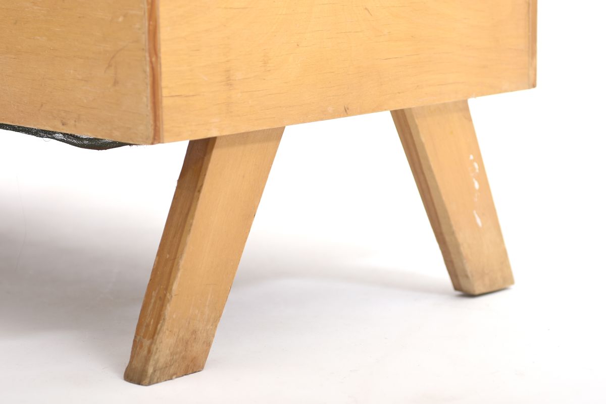 Anonymous shoew rack bench 06