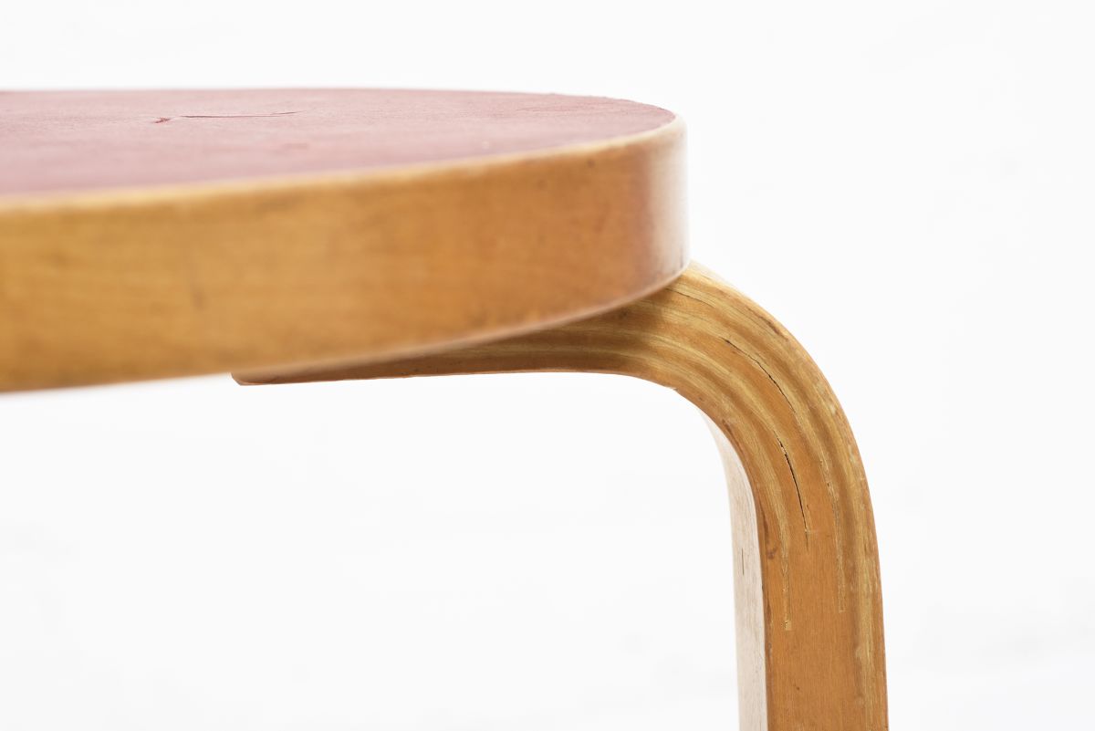 Aalto Alvar Stool60 Red lino 02