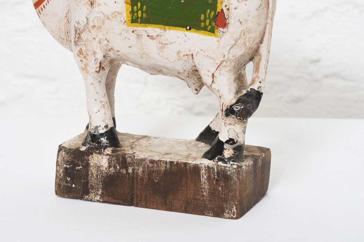 Folky Wooden Cow details6