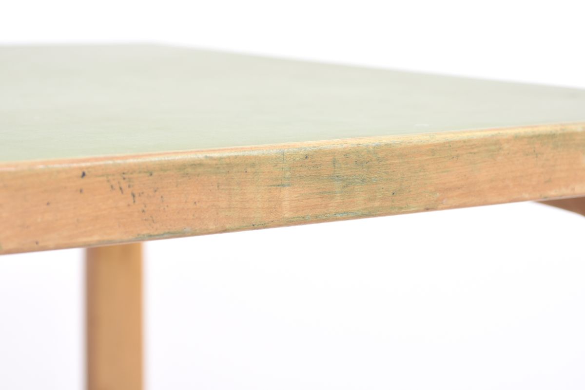 Aalto Alvar Table green lino Lleg 05