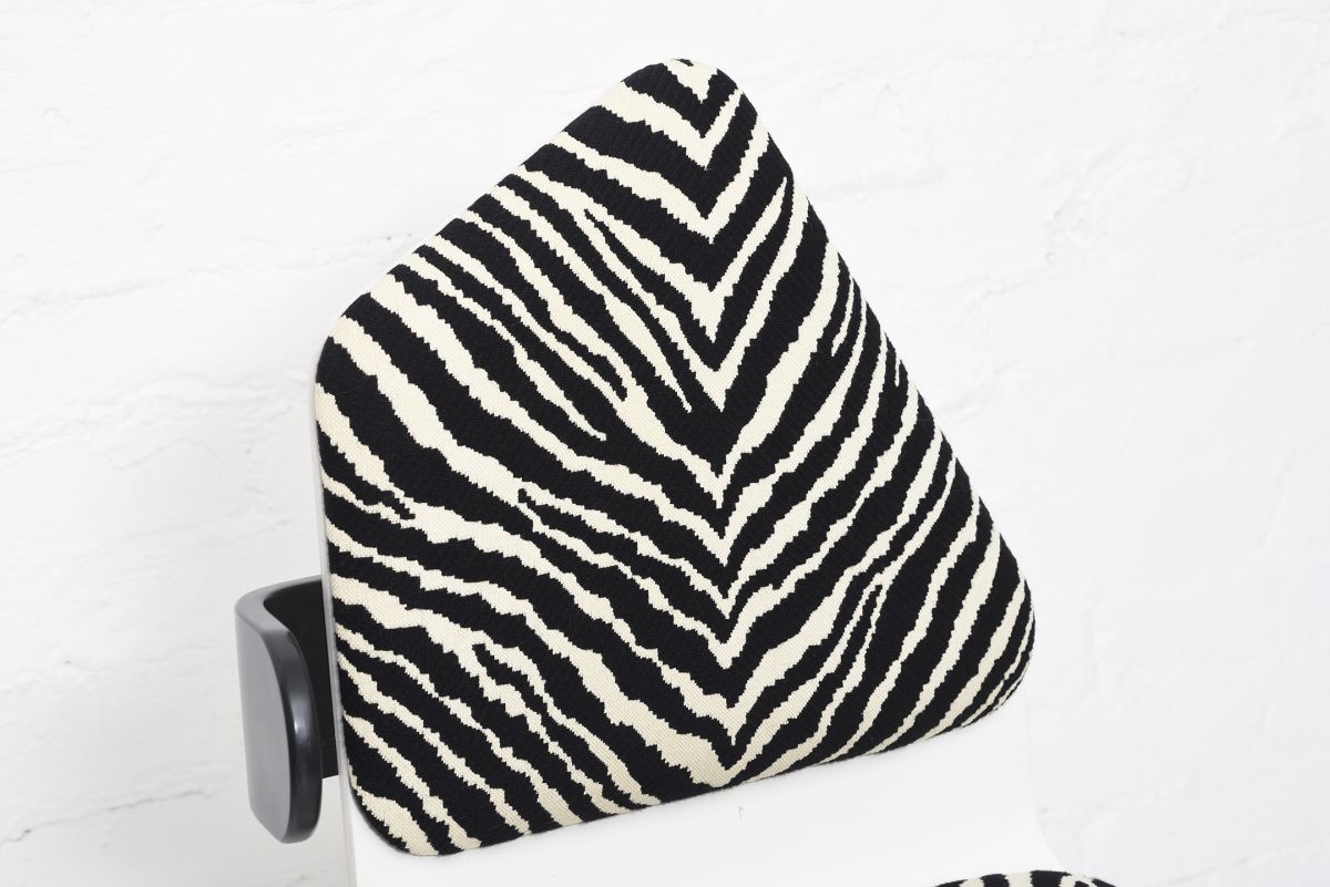 Kukkapuro Yrjö Vino chair zebra 01