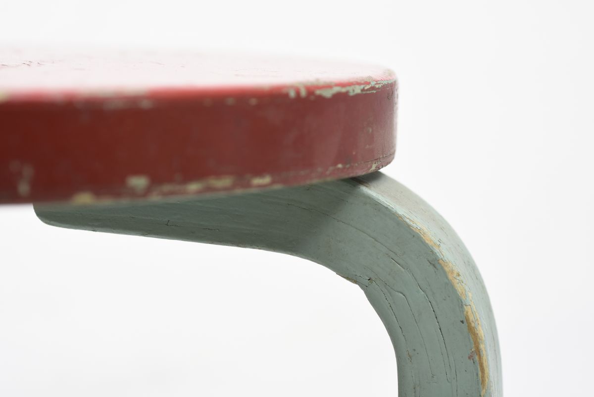 Aalto Alvar Stool 60 red x green 1 03