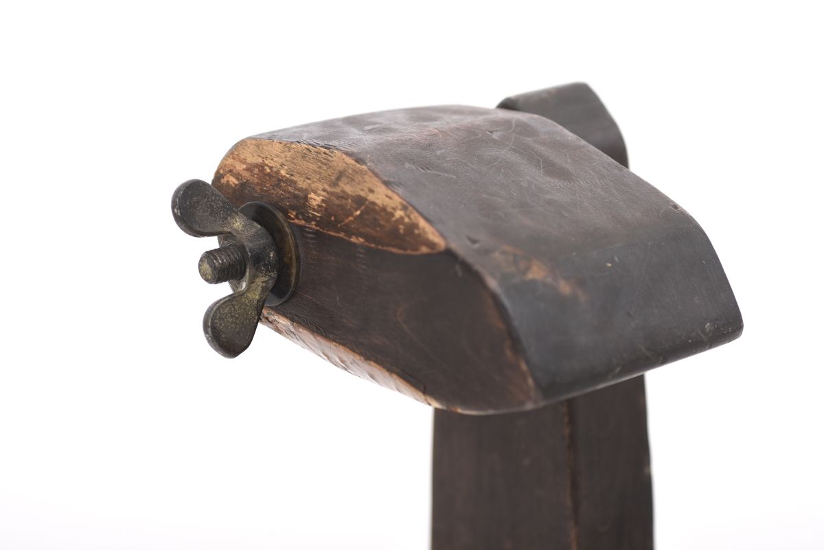 Anonymous wooden adjustable sculpture 04