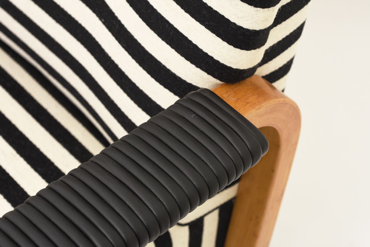 Aalto-Alvar-Armchair-47-Polo-fabric_detail3