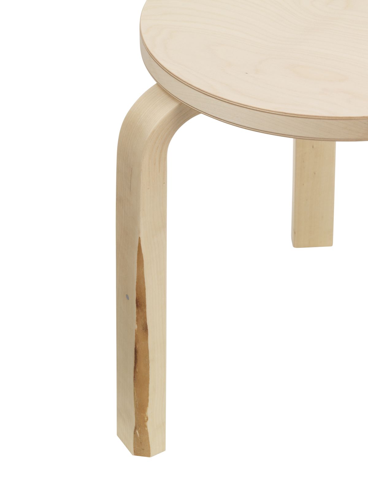 Artek - 「Wild Birch=自然そのままの白樺」を採用した4種類の Artek - 「Wild Birch=自然そのままの白樺」を採用した4種類の