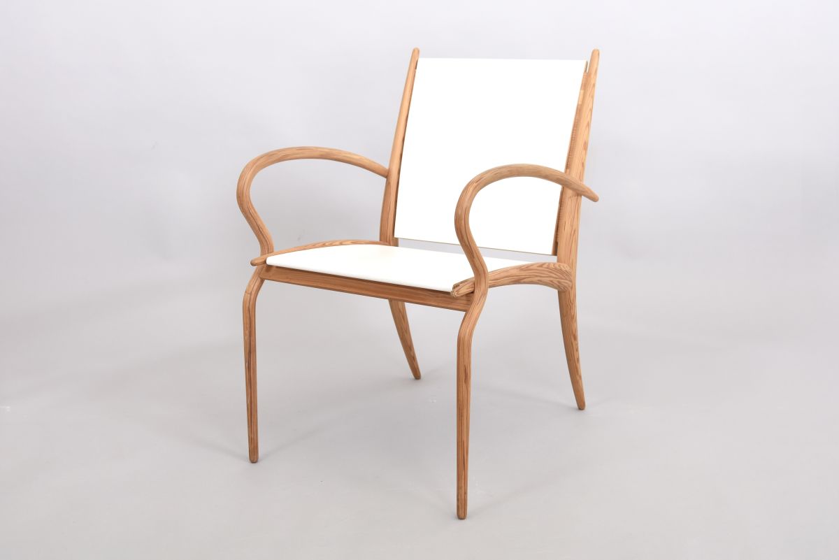 Anonymous curvey armchair